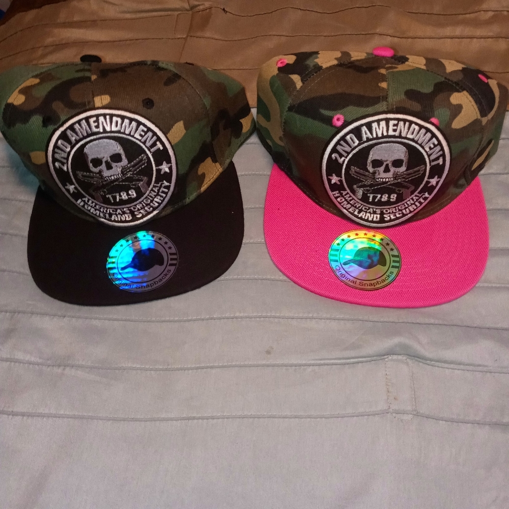 2nd Amendment couples snapback.
